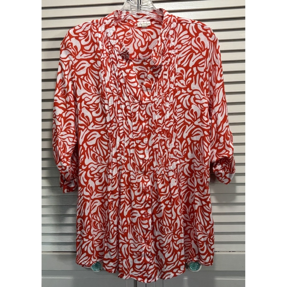Anthia Fenne' Red/White Floral 3/4 Tab Sleeves Button Up Blouse Size M Pleated